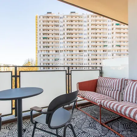 Daplace - Corso Sempione בית הארחה